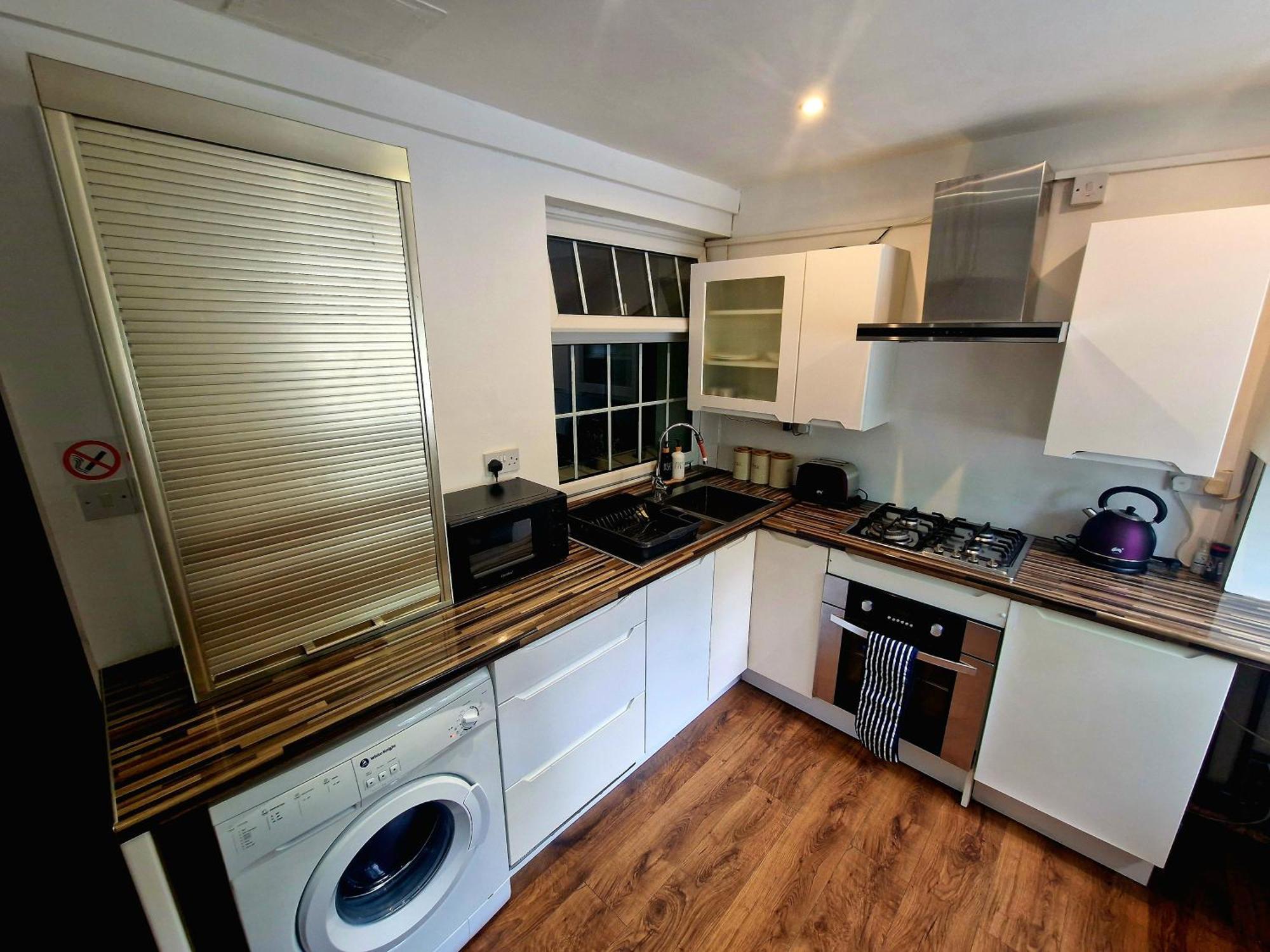 Private Courtyard Apartment In Bradford With Parking Shipley  Zewnętrze zdjęcie
