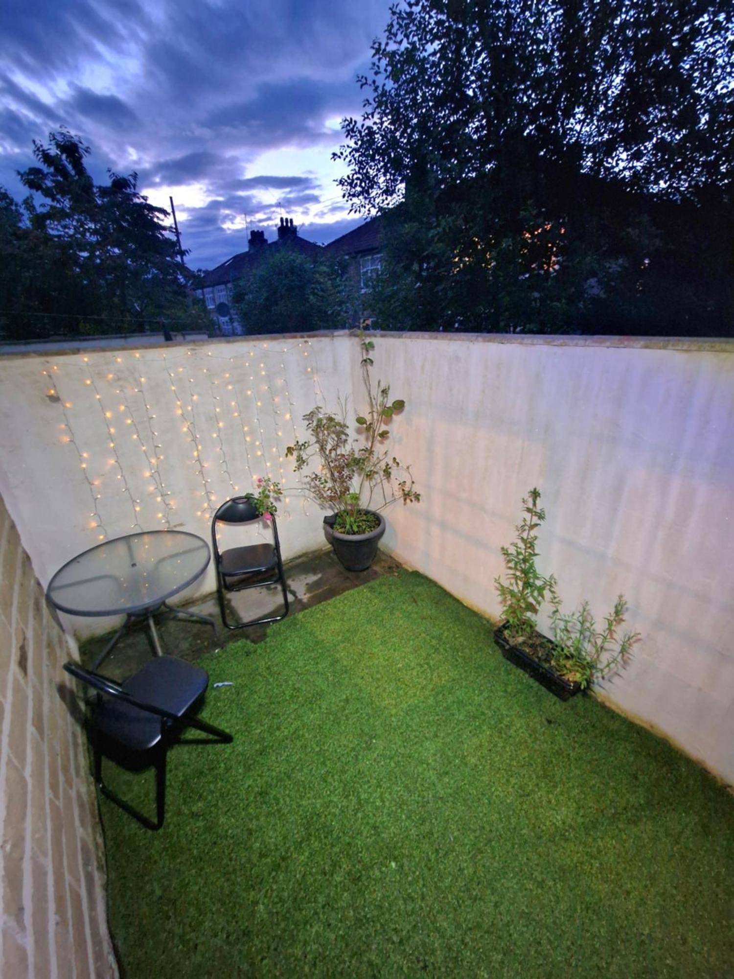 Private Courtyard Apartment In Bradford With Parking Shipley  Zewnętrze zdjęcie