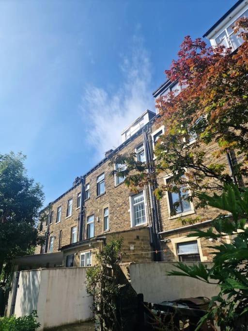 Private Courtyard Apartment In Bradford With Parking Shipley  Zewnętrze zdjęcie